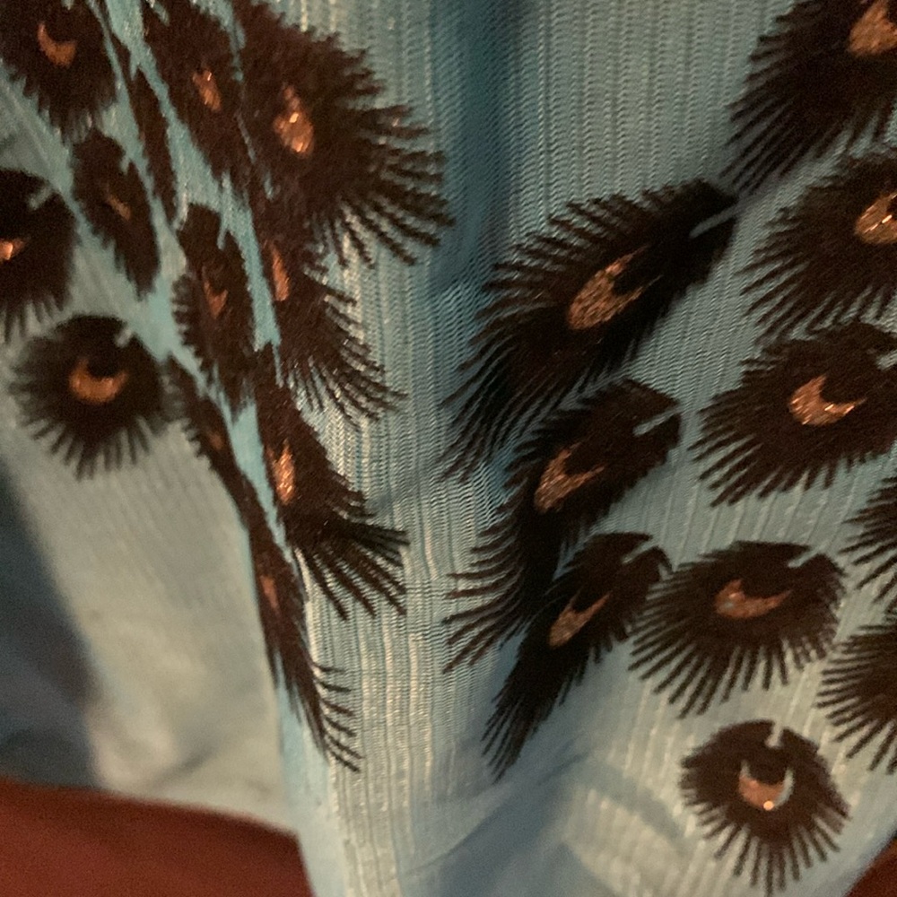 Perfect for the peacock lover in you